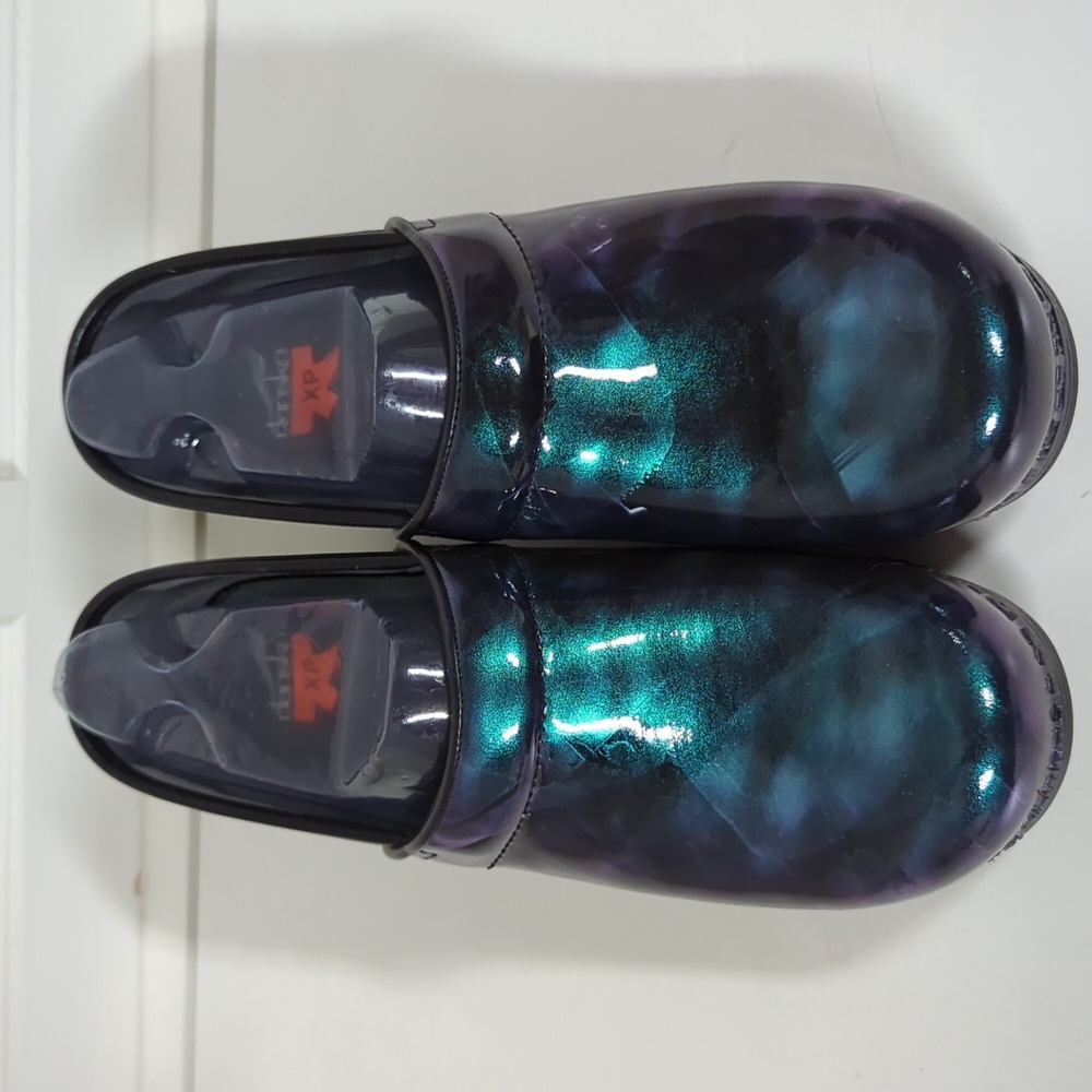 Dansko Professional XP Slip Resistant Metallic Prism Clogs 41/10